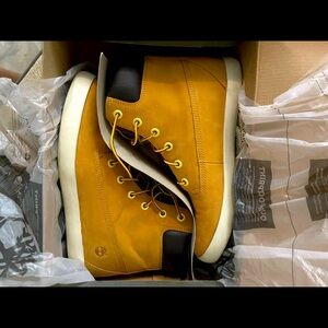 Women’s Timberland Flannery boots size 10